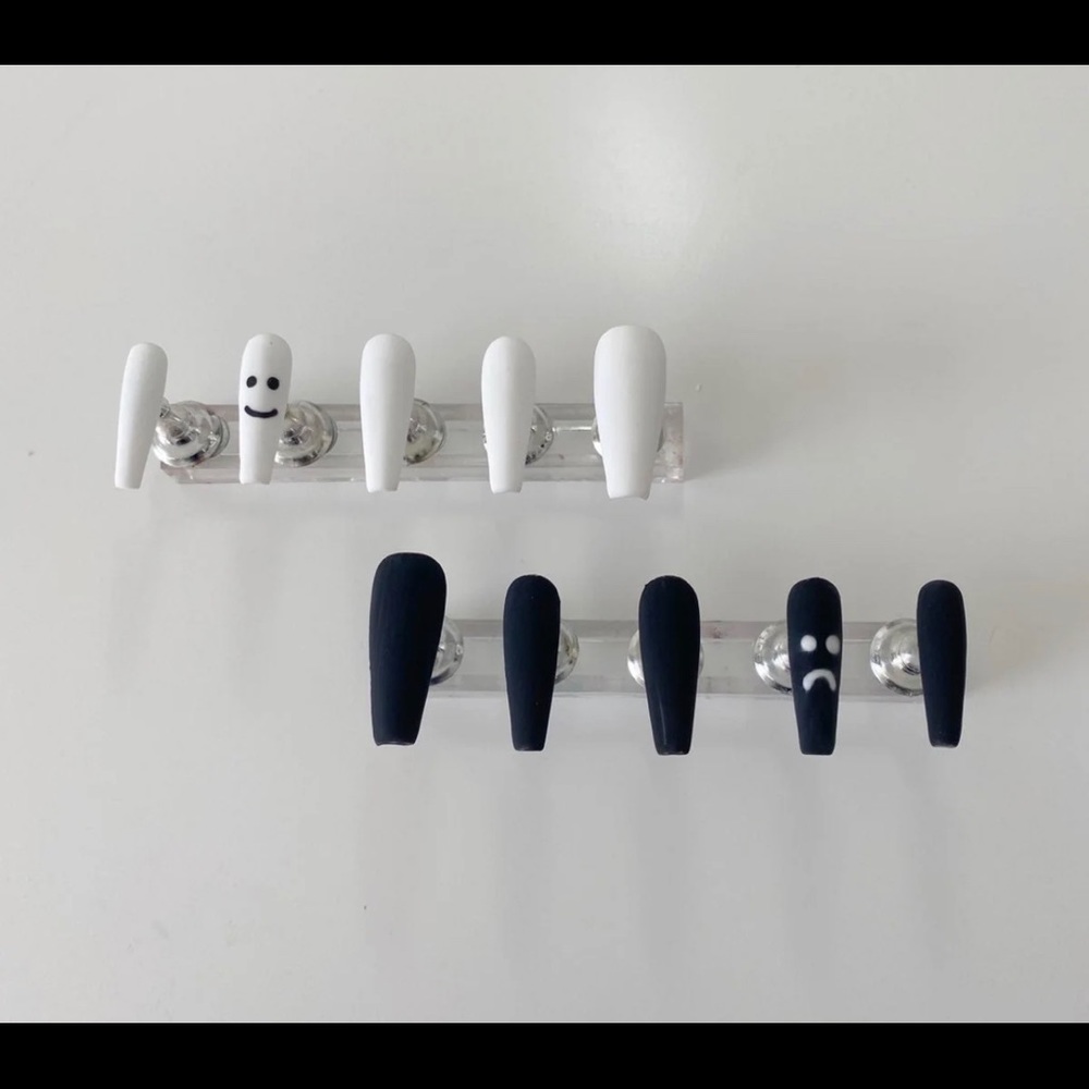 Press on nails